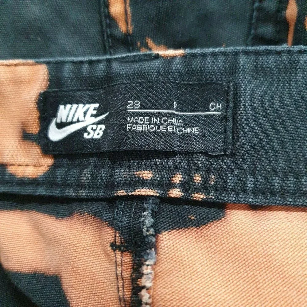 NIKE SB Skateboarding Men's 28 Bleach‎ Dye Black Denim Jeans Shorts 5 Pockets